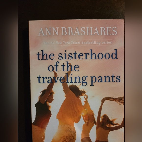 The Sisterhood of the Travelling Pants- book series - Picture 4 of 5